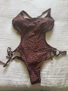 NWT Berlook Sparkly Leopard Print Monokini/One-piece Swimsuit